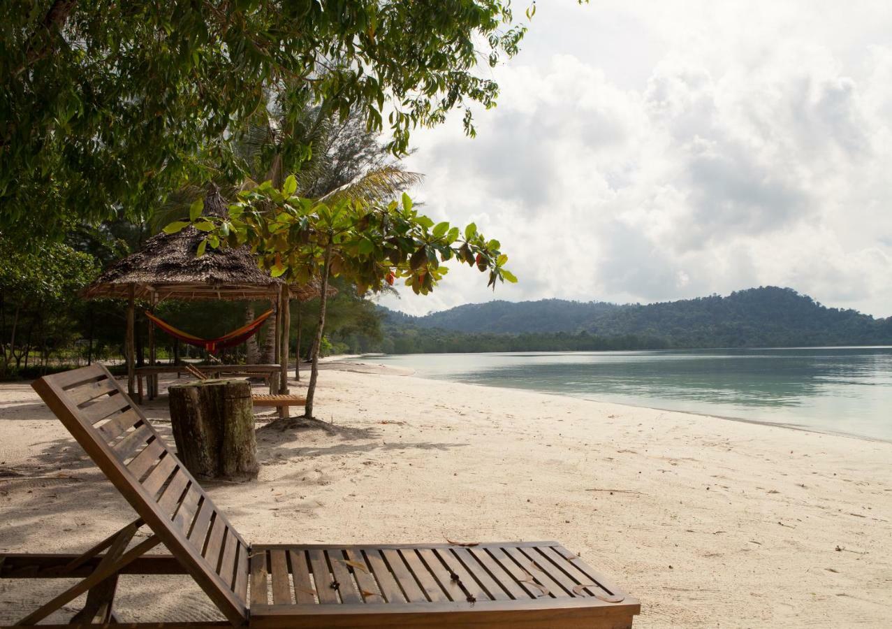 Telunas Beach Resort Sugi Ngoại thất bức ảnh