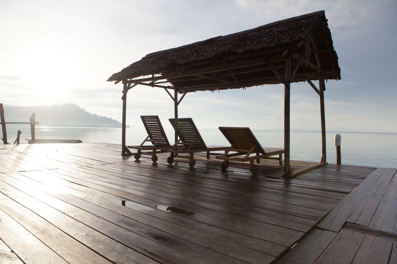 Telunas Beach Resort Sugi Ngoại thất bức ảnh